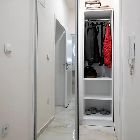 Apartment Stylish Place Near President Palace